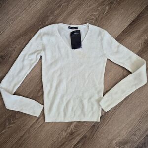 NWT Brandy Melville Cream Ribbed V-Neck Top Small